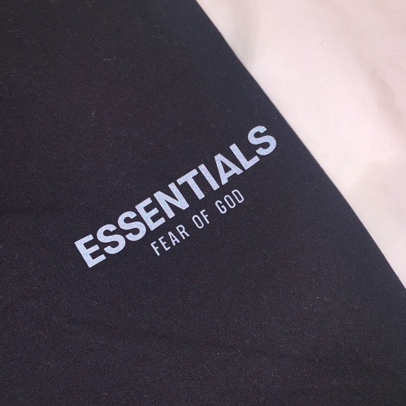Essentials leggings - Picture 2 of 4